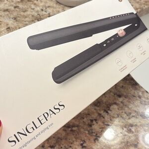 SINGLEPASS Black Hair Straightener